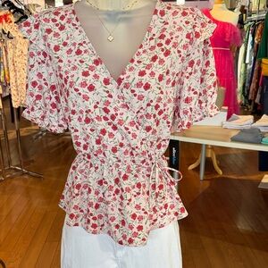 Chic Floral Wrap Blouse with Ruffle Sleeves